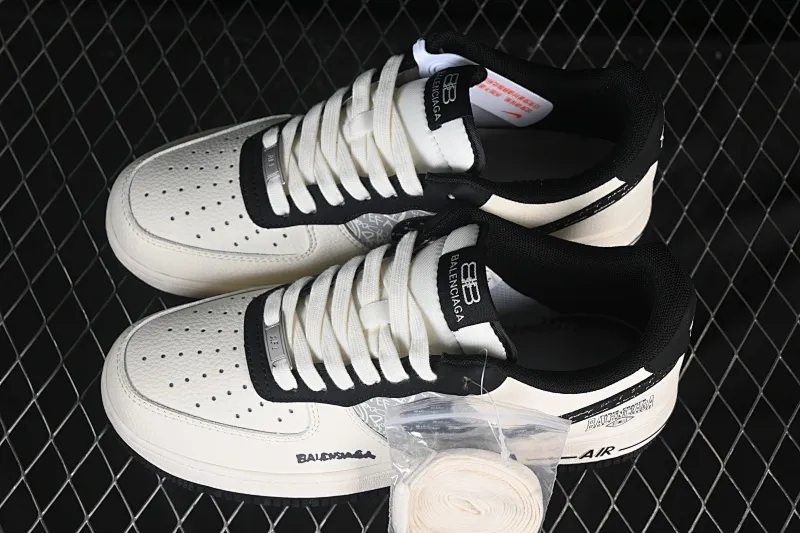 All categories Nk Air Force 1 Air Force series Nk Air Force 1 Low Air Force low-top Nike Air Force 1'07 Low Balenciaga co-branded off-white black hook printing Air Force 1 low-top casual sneakers XD2588-611